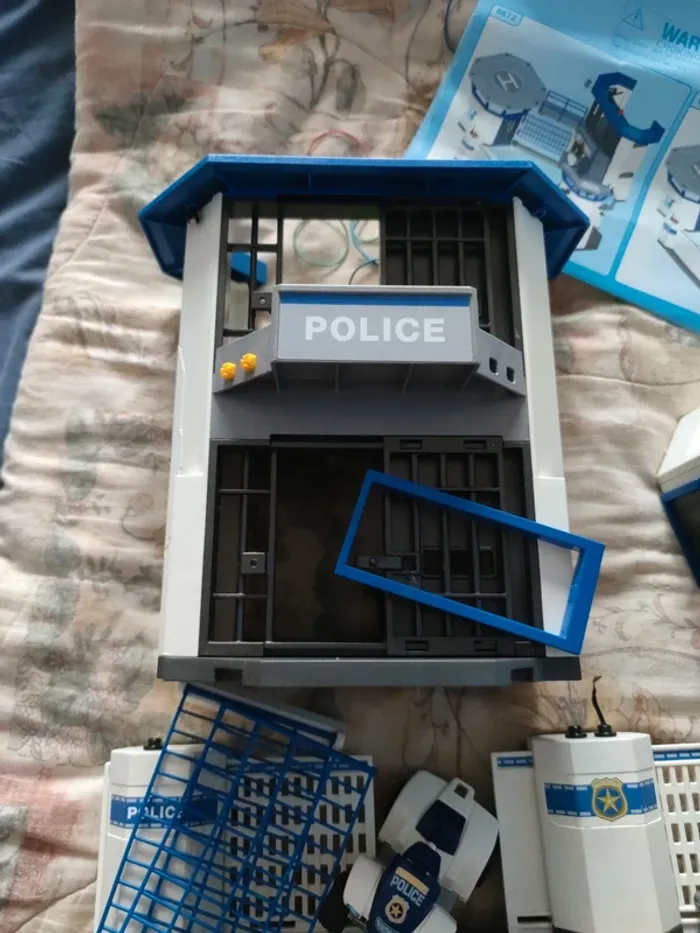 Playmobil commissariat de police bon état - photo numéro 2