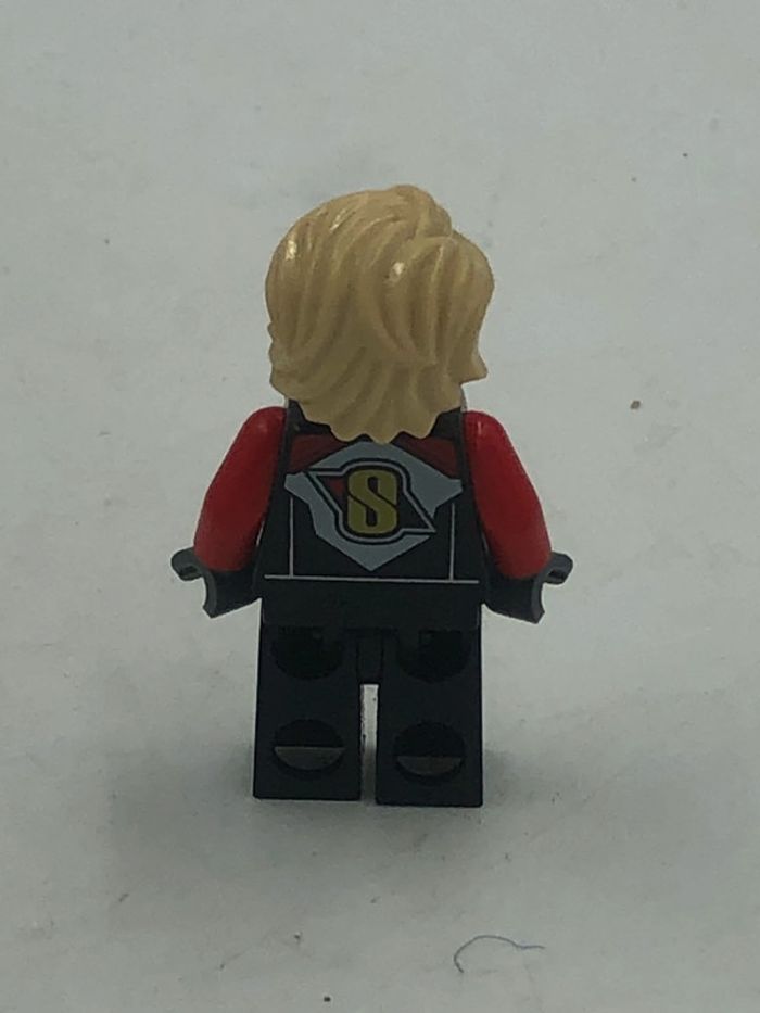 Figurine Lego City Pilote d’avion (N•60144) - photo numéro 3