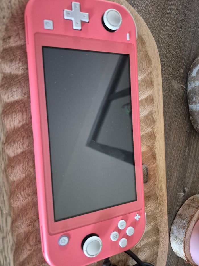 Switch lite corail - photo numéro 2