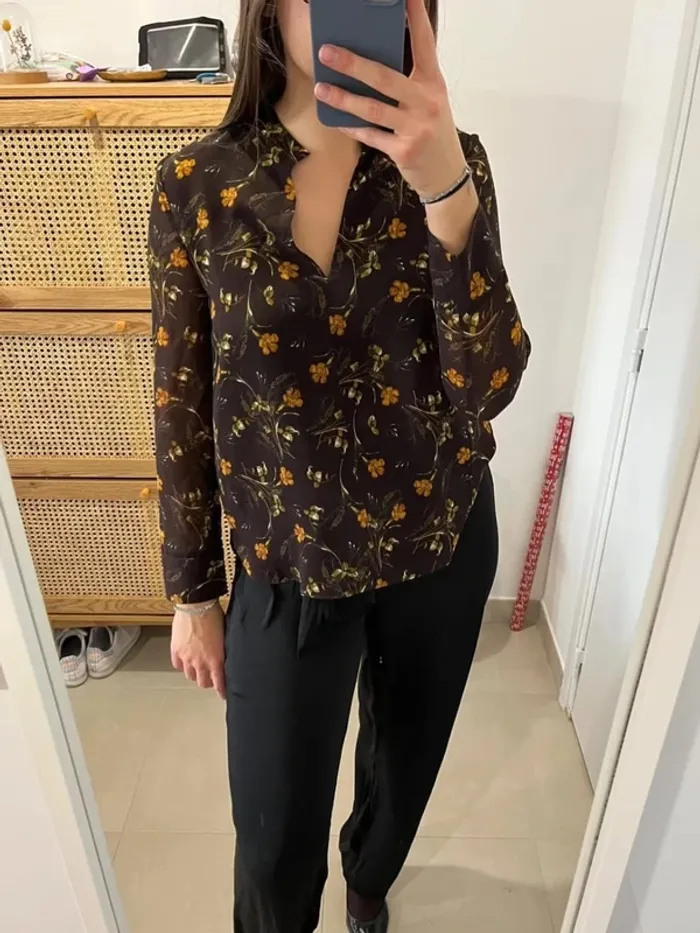 Blouse fleurie noire Mango