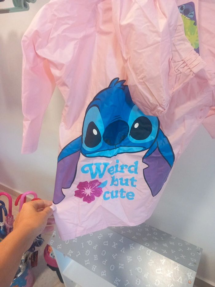 Magnifique imperméable stitch 2/3 ans
