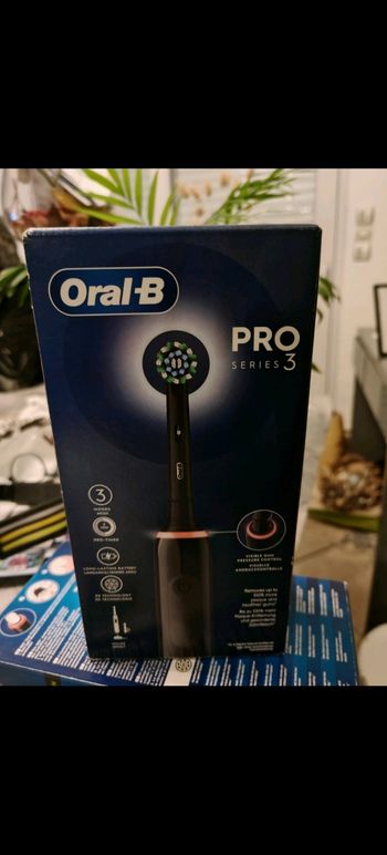 Brosse à dent oral b pro 3 neuve