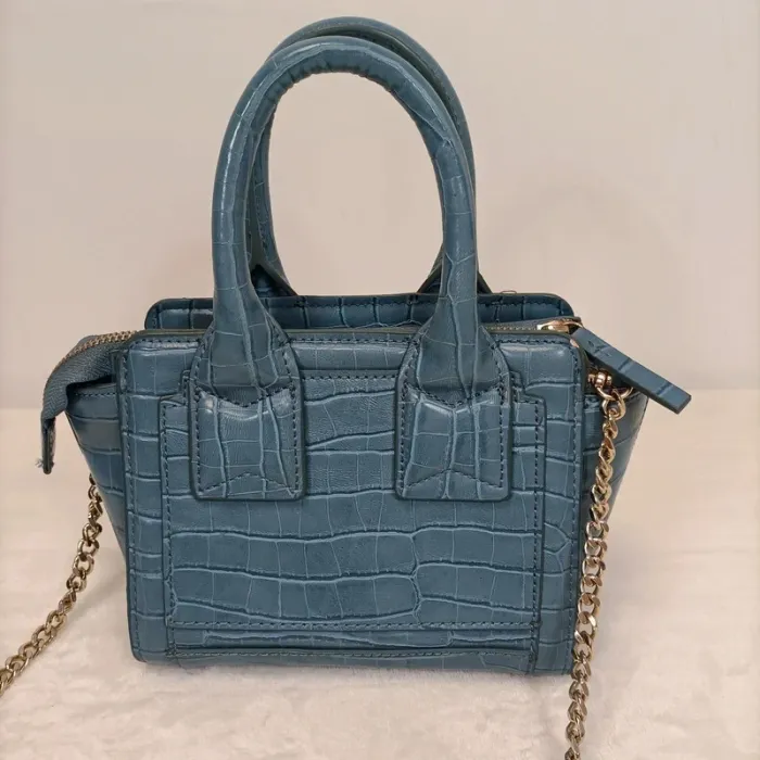 Petit sac à main bleu effet croco - petit format - bandoulière chaîne dorée - bon état S007
