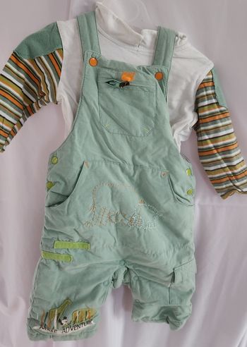 Ensemble combinaison  t-shirt  disney