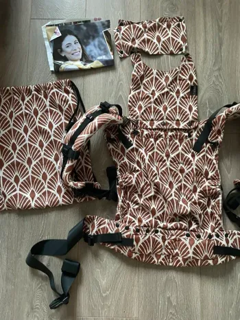 Portage prefo preformé de la marque Neko Nekoslings modèle Switch taille Baby Size coloris Mocha