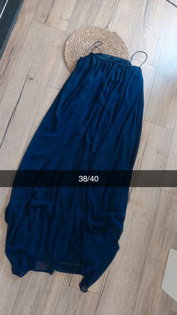 Très jolie robe longue de soirée bleue 38