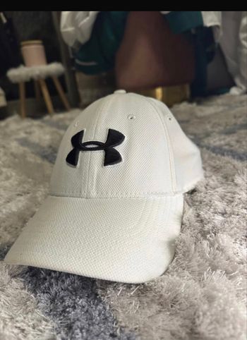 Casquette blanche under armour