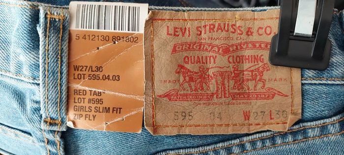 Jean Levi's 595 - photo numéro 3