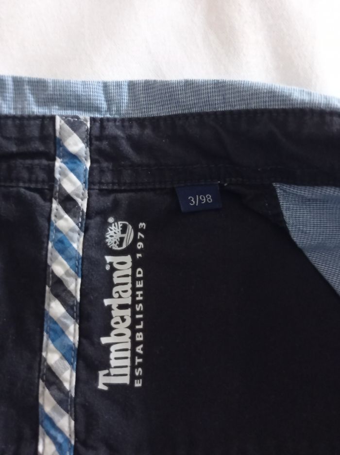 Très belle chemise manche courte couleur bleu ciel bleu foncé voir photos super finition âge 3 ans marque Timberland - photo numéro 2