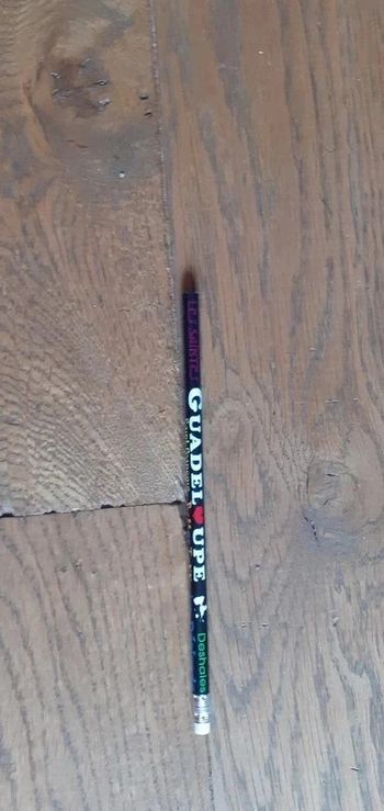 Neuf crayon à papier guadeloupe