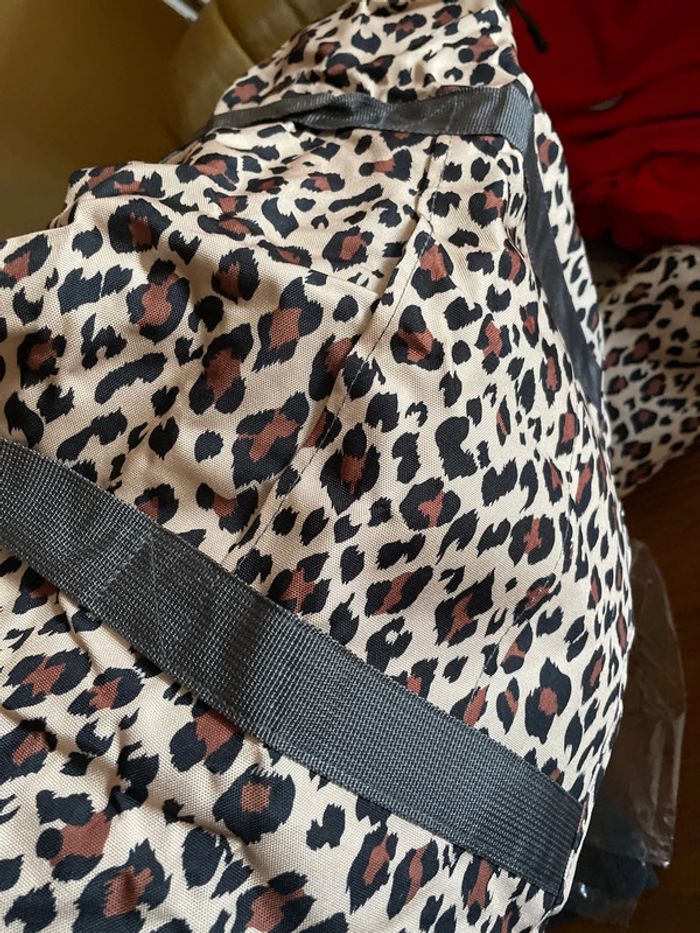 Trousse de toilette et sac de voyage léopard - photo numéro 7