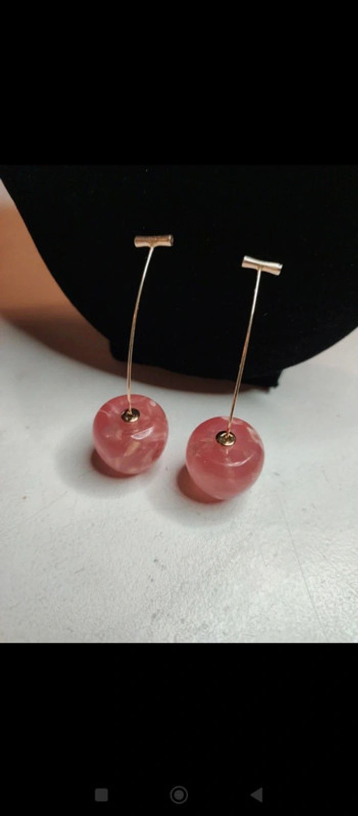 Boucles d'oreilles pendantes cerise - photo numéro 3