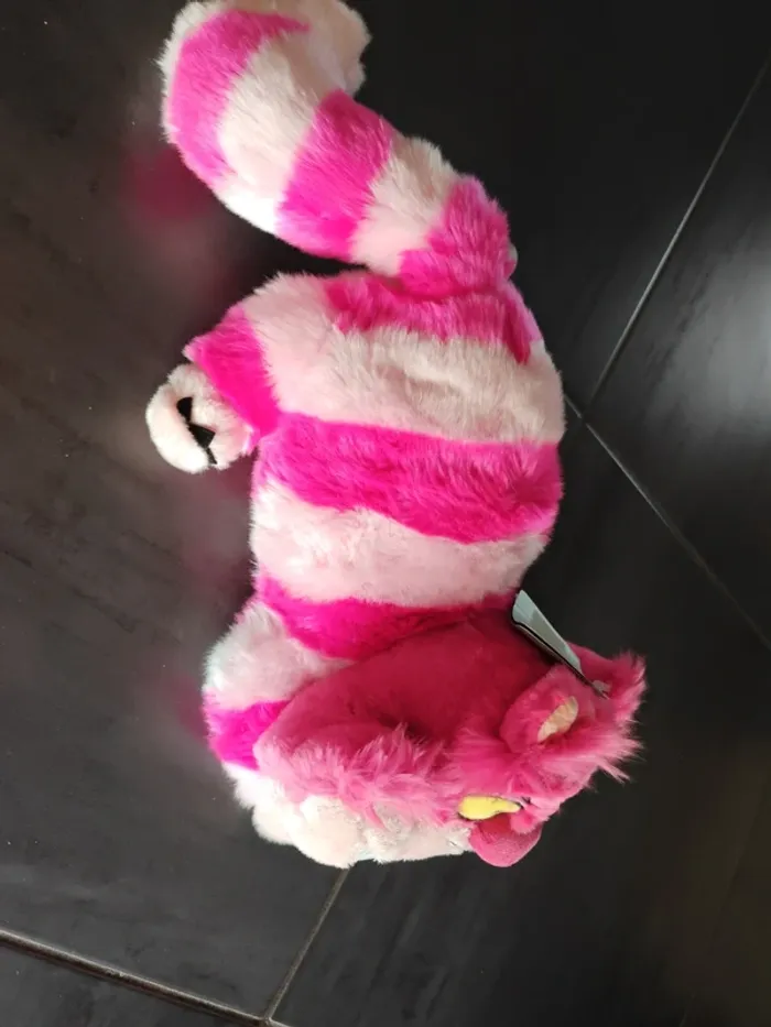 Chat Alice au pays des merveille  - Disney store  - rose - photo numéro 3