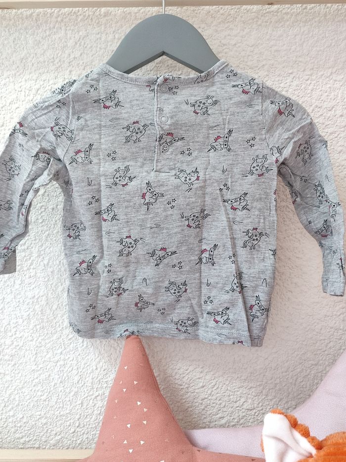 Tee-shirt manches longues - Motifs licorne - 12 mois - Très bon état - Pat & Ripaton - photo numéro 3