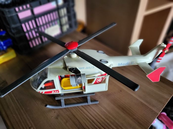 Hélicoptère de secours playmobil