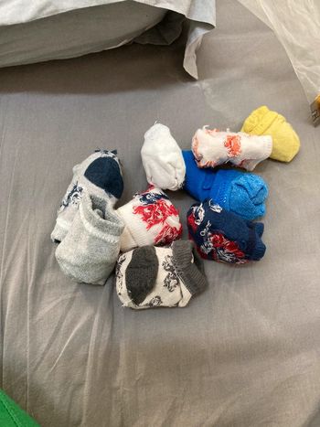 Lot 30 paires de chaussettes taille naissances