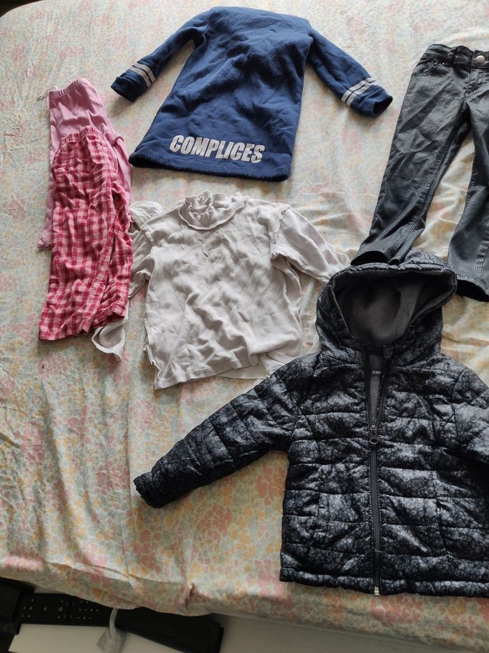 Lots de vêtements 2 ans fille - photo numéro 2