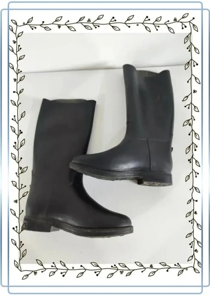 Bottes en caoutchouc enfant enssensole, taille 29, bon état mais quelques traces - photo numéro 3