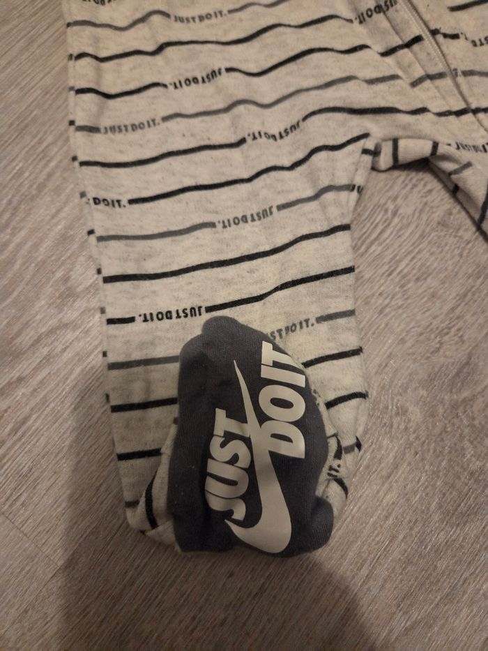Combinaison nike - photo numéro 3