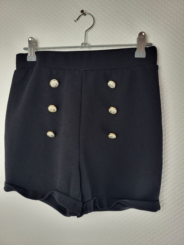 Short noir chic style marinière à boutons dorés taille 32 - photo numéro 3