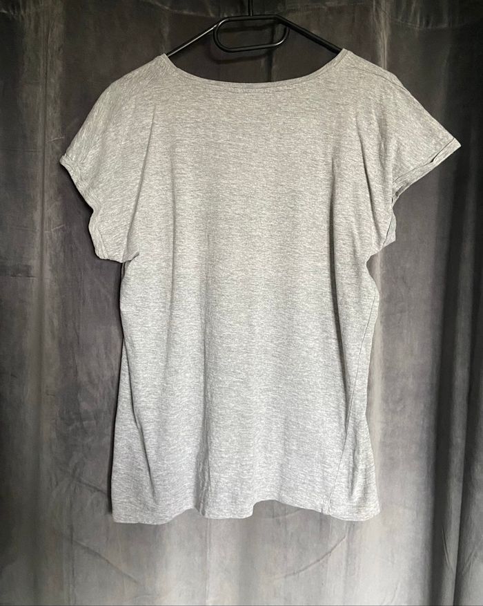 T shirt gris - photo numéro 3