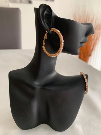 Boucles d’oreilles créoles strass et dorées 35 mm