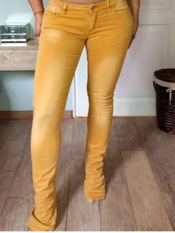 Pantalon  Jeans  droit  Jaune  - Effet peau de pêche  -  Kaporal  -  16  ans =  34  -  Parfait  État