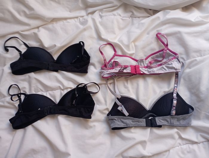 Lot 4 soutien gorge marques diverses 75A 2€ - photo numéro 2
