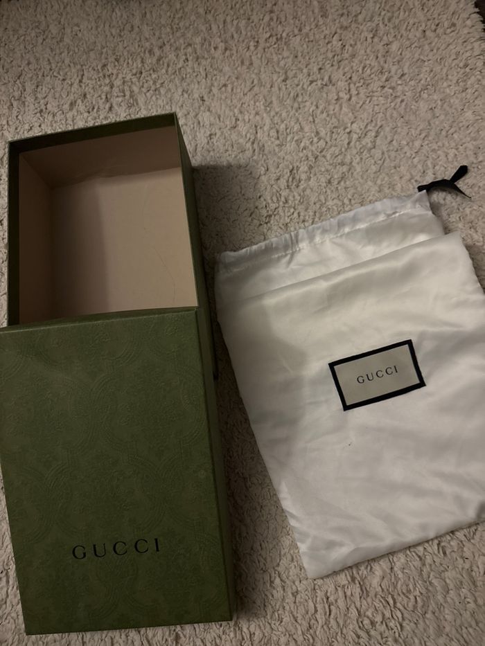 Boîte vide avec sac - photo numéro 2