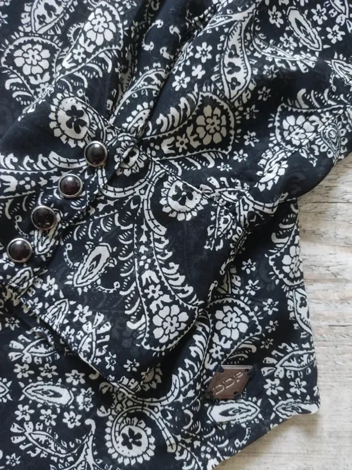 Chemise boutonnée manches longues transparente motif paisley noir et blanc taille XL DDP - photo numéro 6