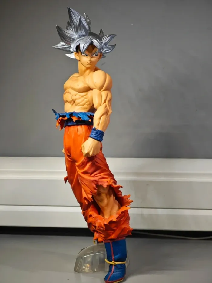 Figurine Dragon Ball Super : Goku Ultra Instinct 32cm Bandai Ichibansho Masterlise Extra avec boîte - photo numéro 2