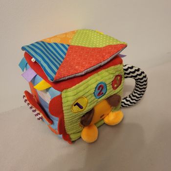 Cube interactif eveil sensoriel