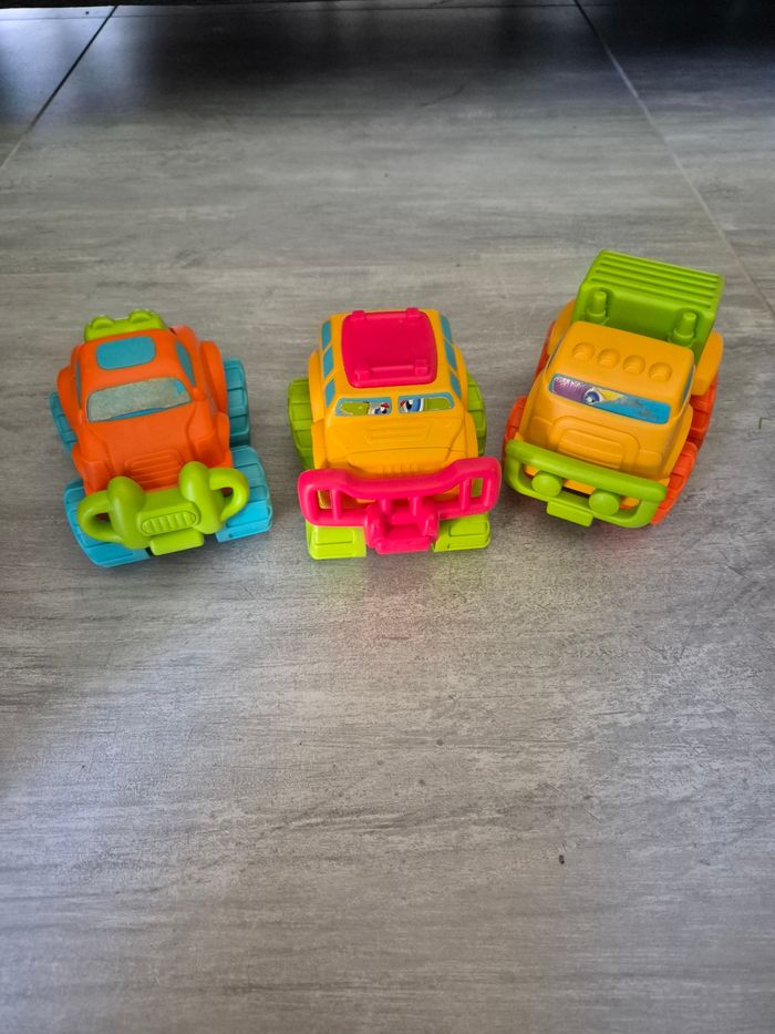 Lot de 3 voitures en plastique - photo numéro 2