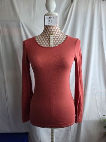Tee-shirt, framboise, en excellent état, en coton, longueur 58cm, largeur d'épaule 34cm