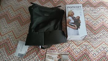 Porte bébé momcozy