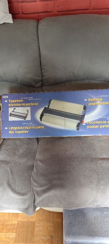 Encolleuse a papiers peints neuve