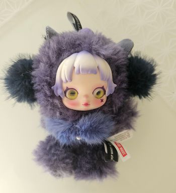  Magnifique Skullpanda Neuf . C'est une copie !