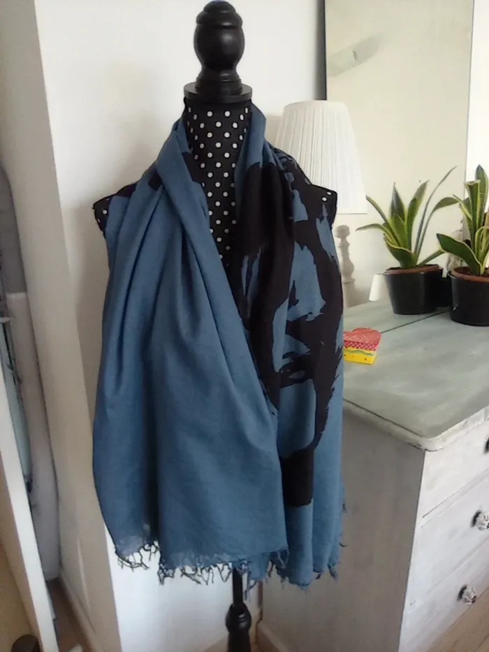 Paréo/ Foulard Une - photo numéro 4