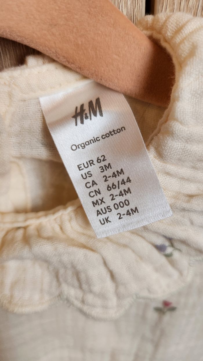 Body H&M bébé 2-4 mois (62 cm) - photo numéro 4