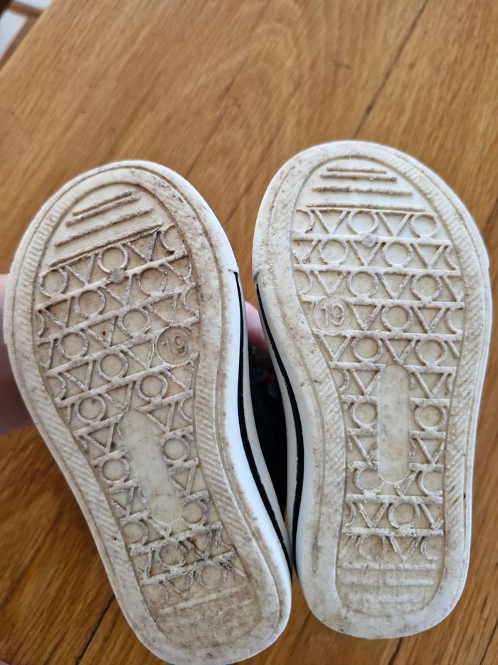 Chaussure taille 19 - photo numéro 2