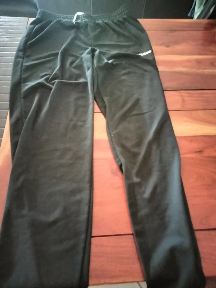 Jogging adidas bicolore rouge et noir en 15/16 ans - photo numéro 5