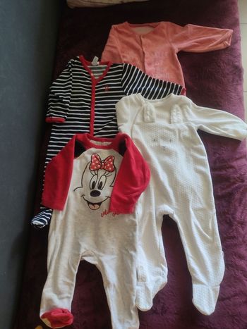 Lot 4 pyjamas