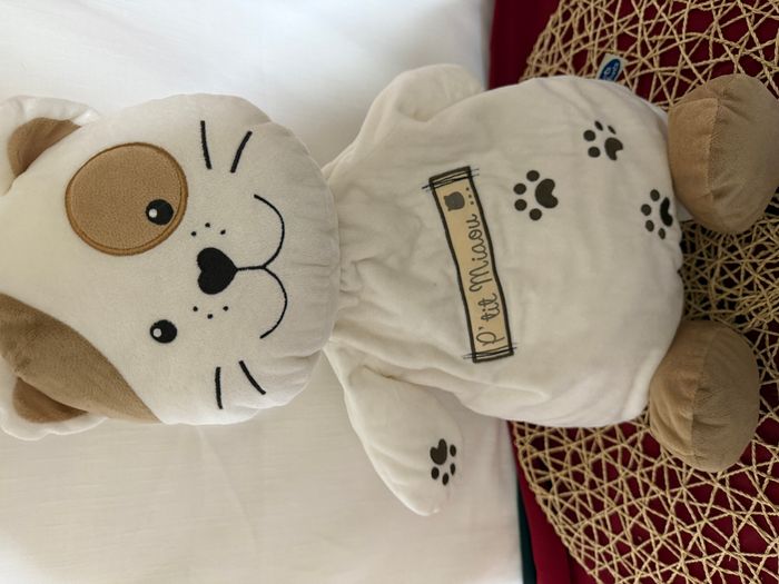 Doudou Chat Blanc Marron Rayé Cocard P’tit Miaou MOTS D’ENFANTS range pyjama - photo numéro 2