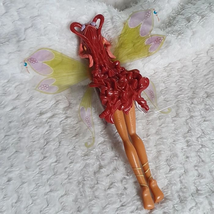 Poupée Winx Club Laila Enchantix - photo numéro 2