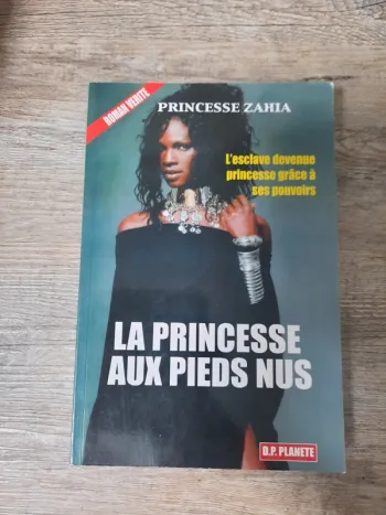 Livre: La princesse aux pieds nus de princesse zahia.