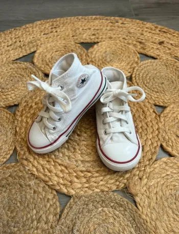 Converse hautes blanches pointure 25