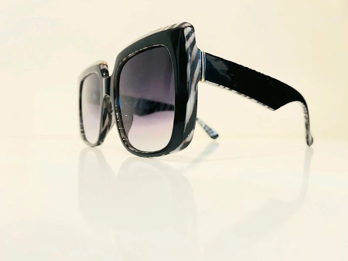 Lunette de soleil femme noire zèbre verres dégradés UV protection catégorie 3 - photo numéro 8
