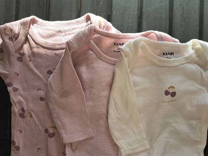 Lot 3 bodys - photo numéro 2