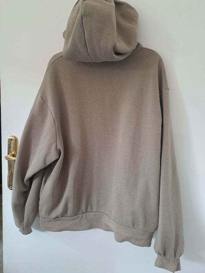 sweat à capuche kaki clair taille M marque zara - photo numéro 5