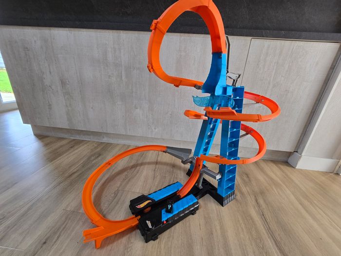 Circuit hot wheels altitude crash + voiture - photo numéro 3
